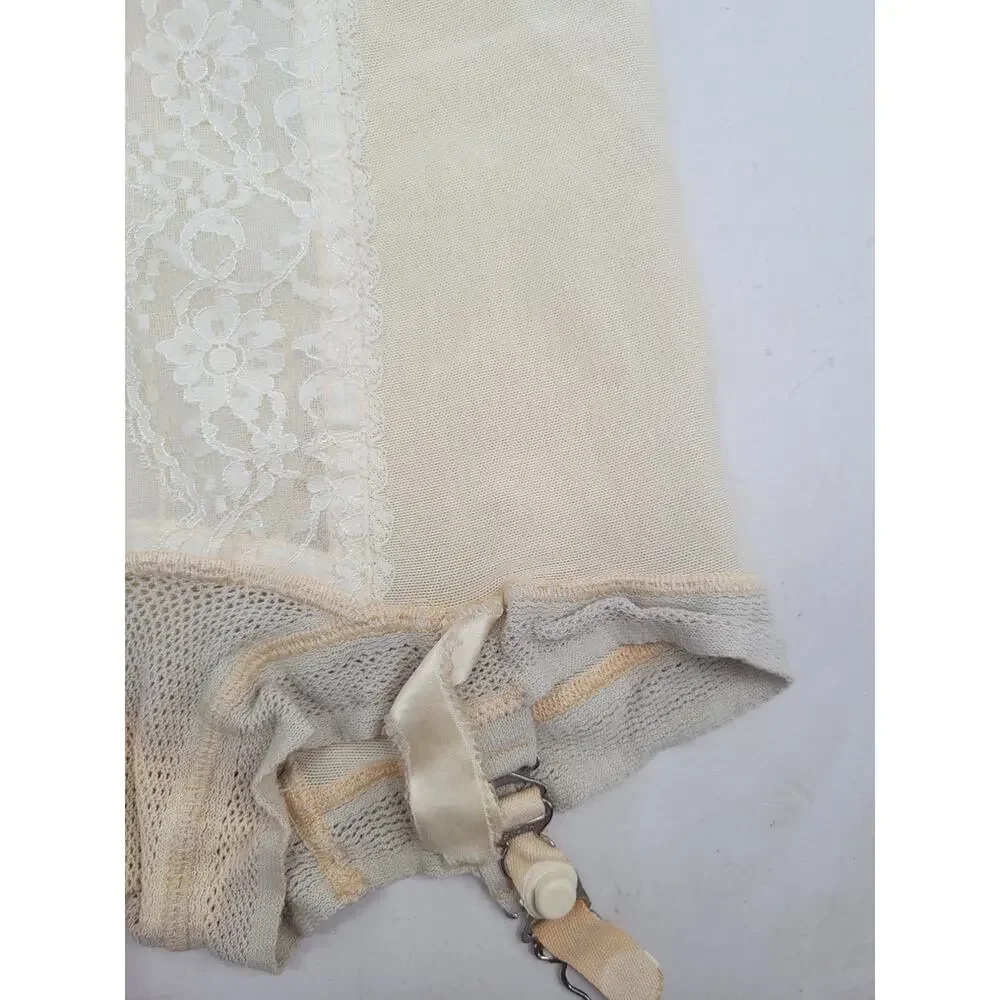 Hollywood Vassarette Ivory Lace Girdle Pin Up Vintage Lingerie‎ Glamour